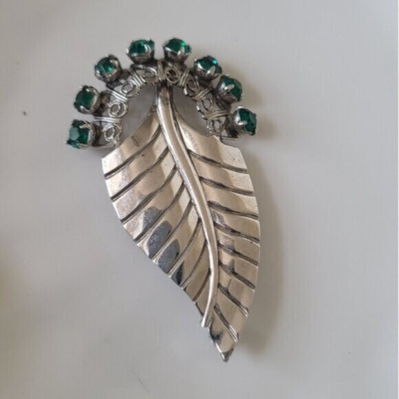 Gorgeous Vintage Retro Silver Plated RAPHAEL Emerald Green Crystal Brooch - Picture 4 of 9